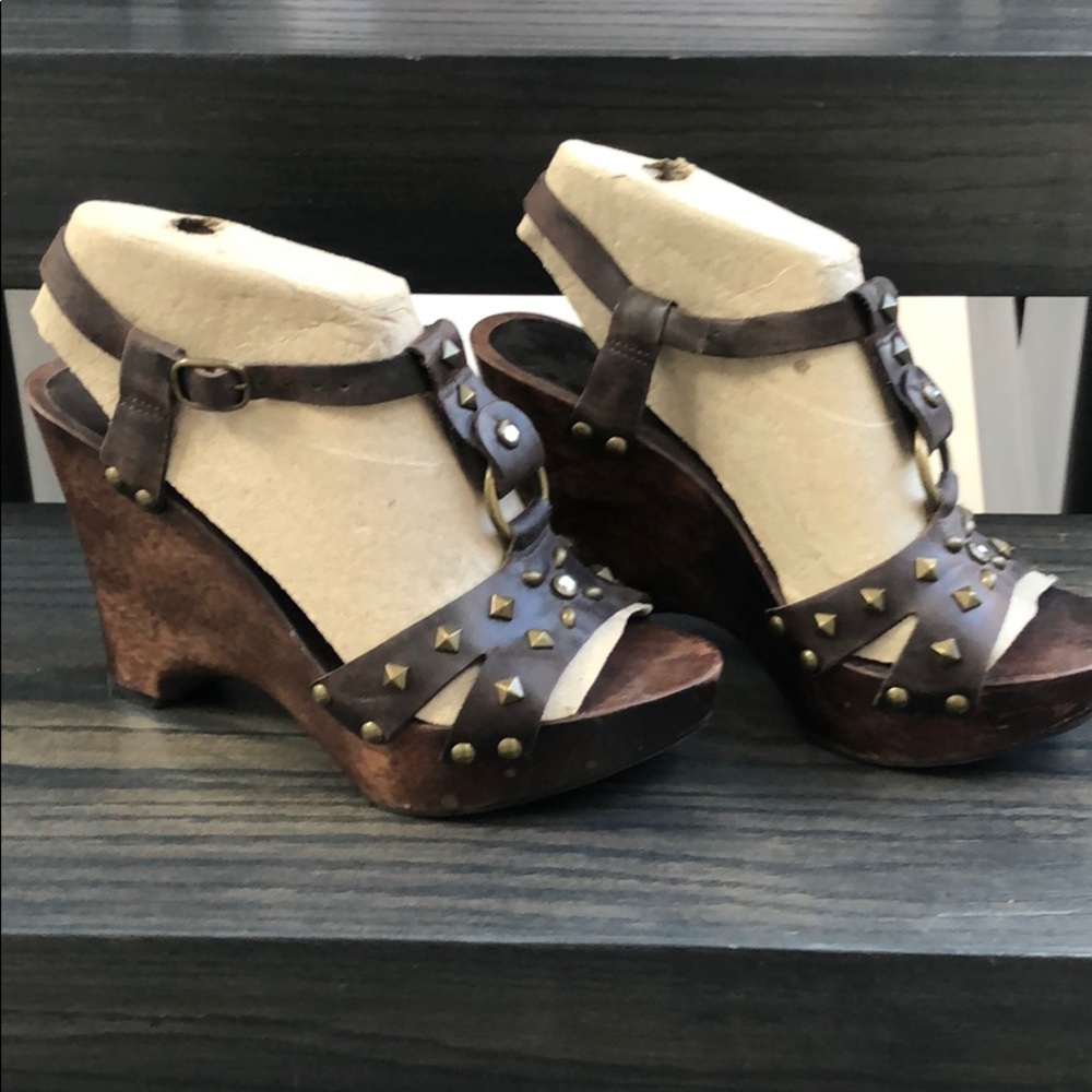 Wooden Brass Rhinestone Studded Leather Wedges Sz7